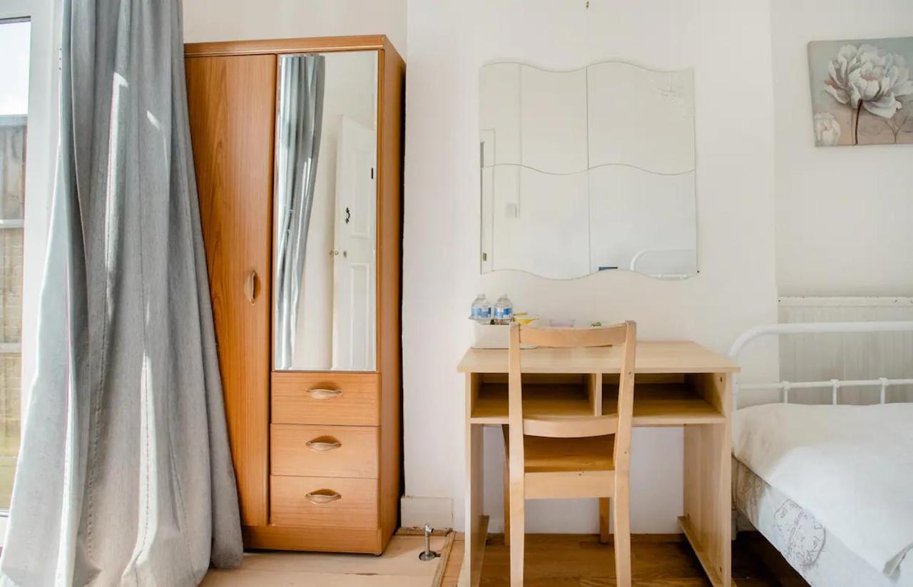 Homestay Near Tottenham Hotspur Stadium London Bagian luar foto